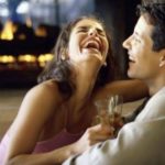 Pareja bebiendo